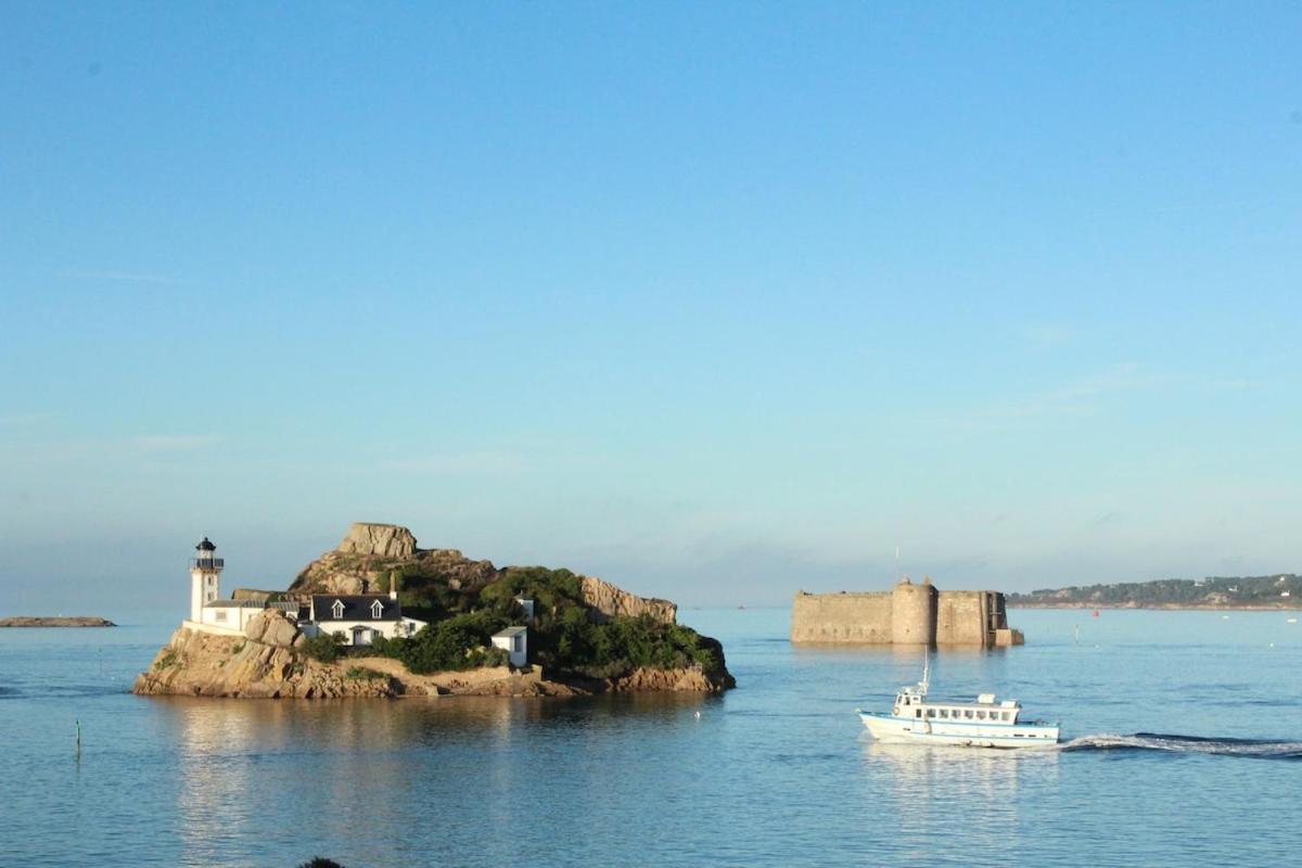 Le Chantier D 'Ernest- Loft T4 Les Pieds Dans L' Eau Carantec Bagian luar foto